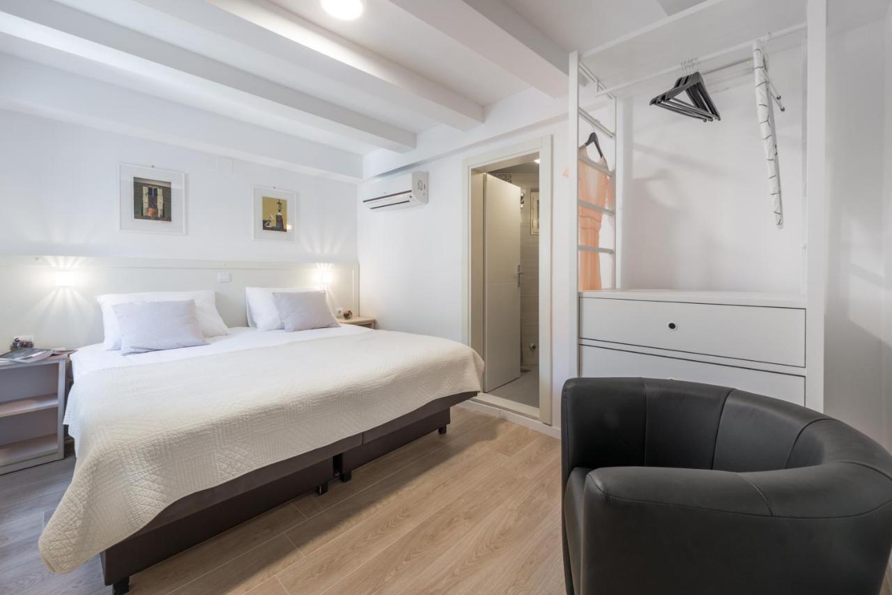 Rooms Andro ดูบรอฟนิก ภายนอก รูปภาพ